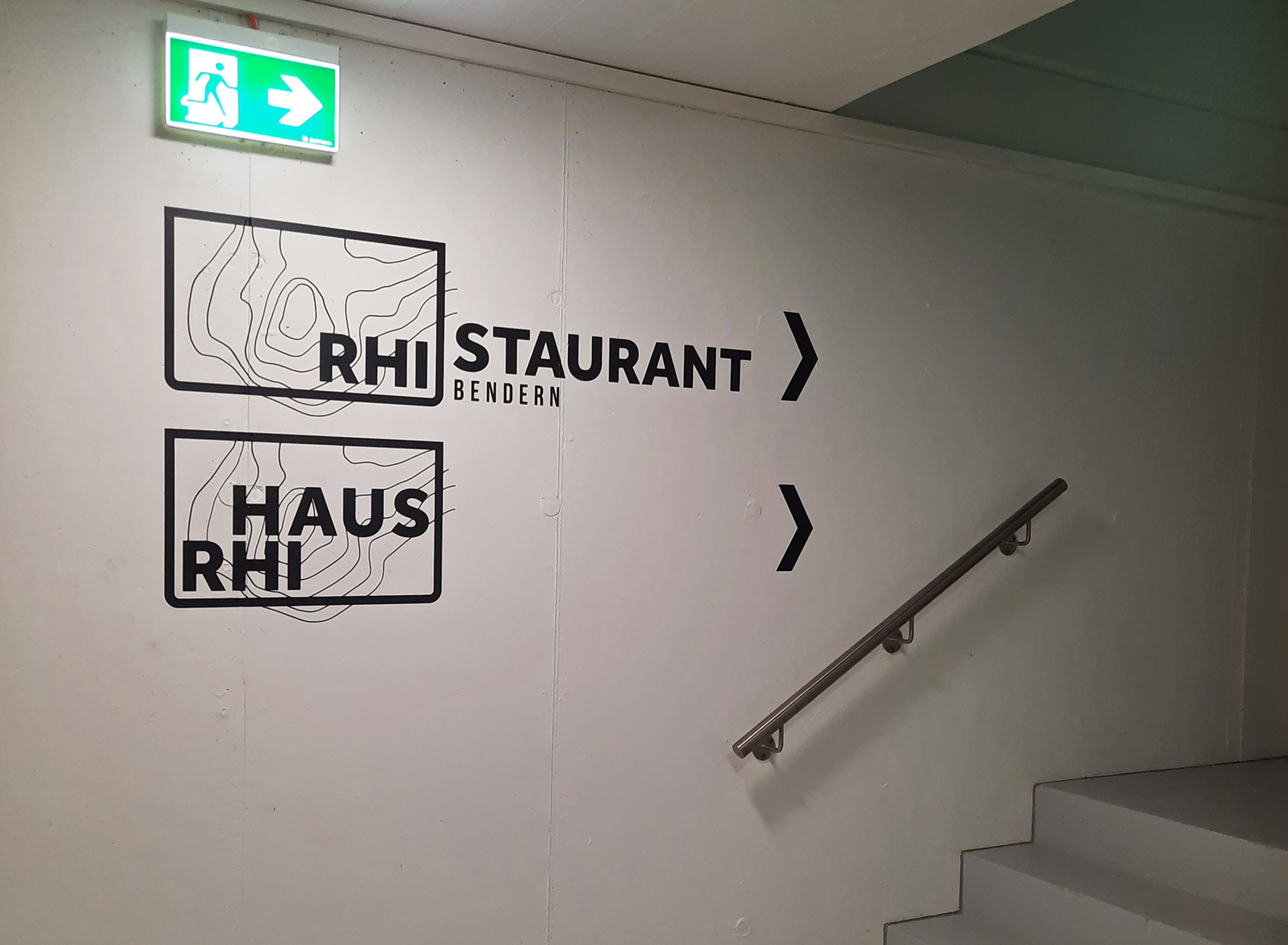 Wandbeschriftung auf Beton